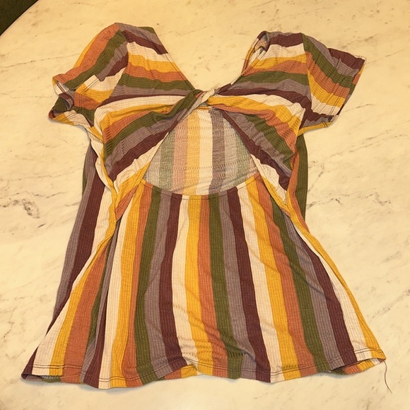 NWOT Daytrip cutout back top - Picture 2 of 4